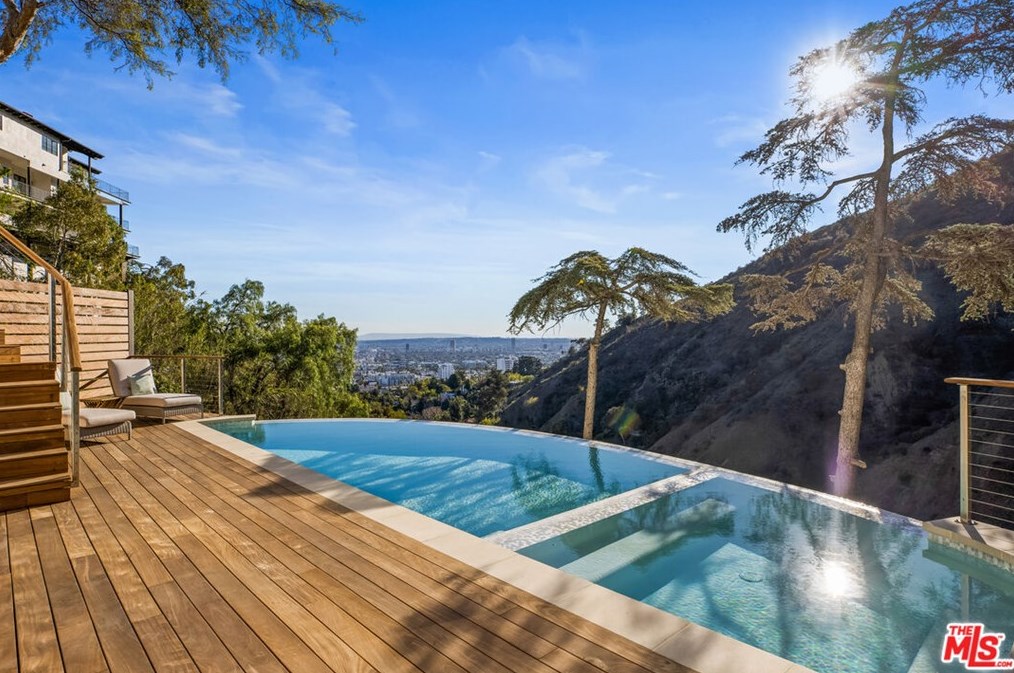 2201 Malaga Rd, Los Angeles CA  90068-2633 exterior
