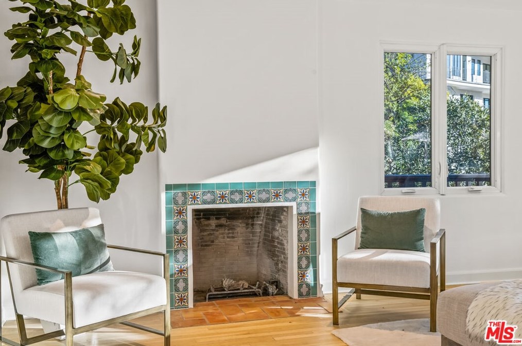 2201 Malaga Rd, Los Angeles CA  90068-2633 exterior