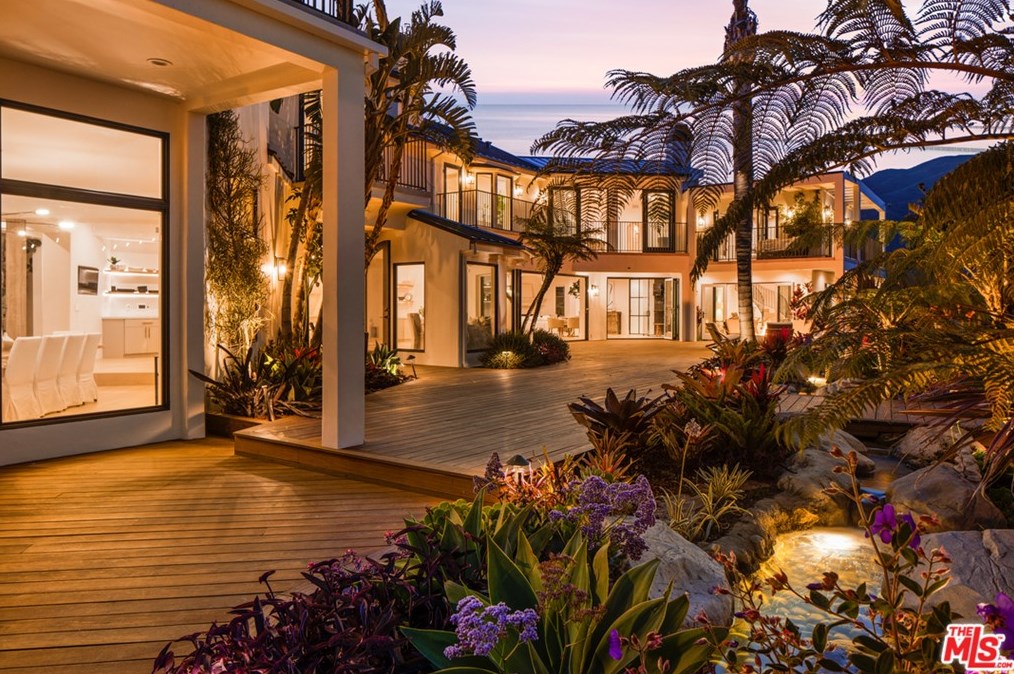 5868 Zumirez Dr, Malibu CA  90265-4062 exterior