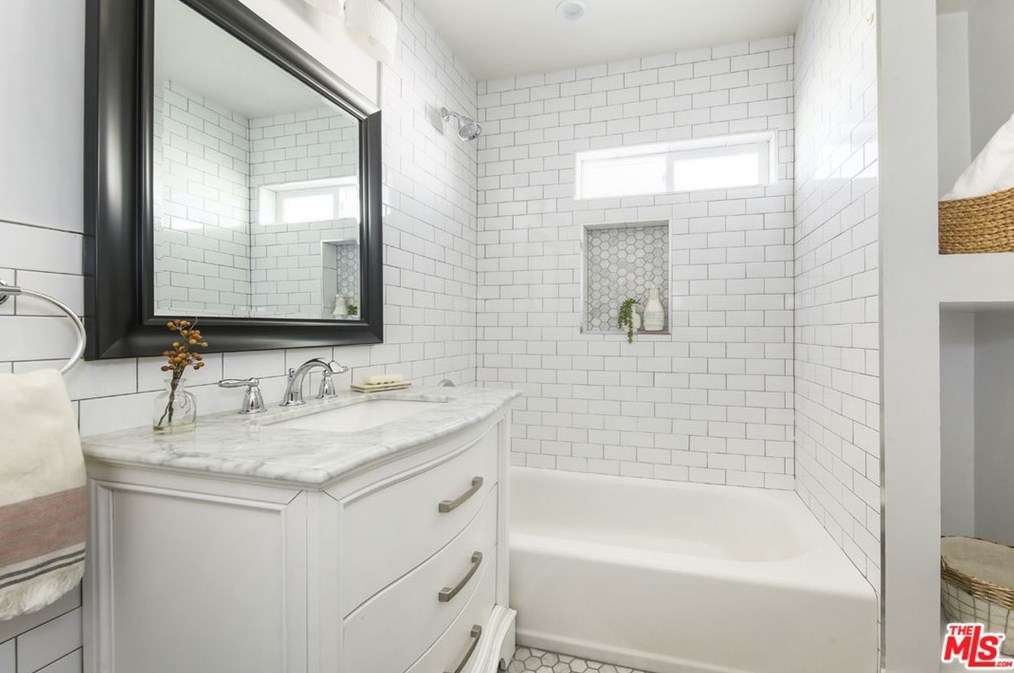 827 Coronado St, Los Angeles CA  90026-3913 exterior