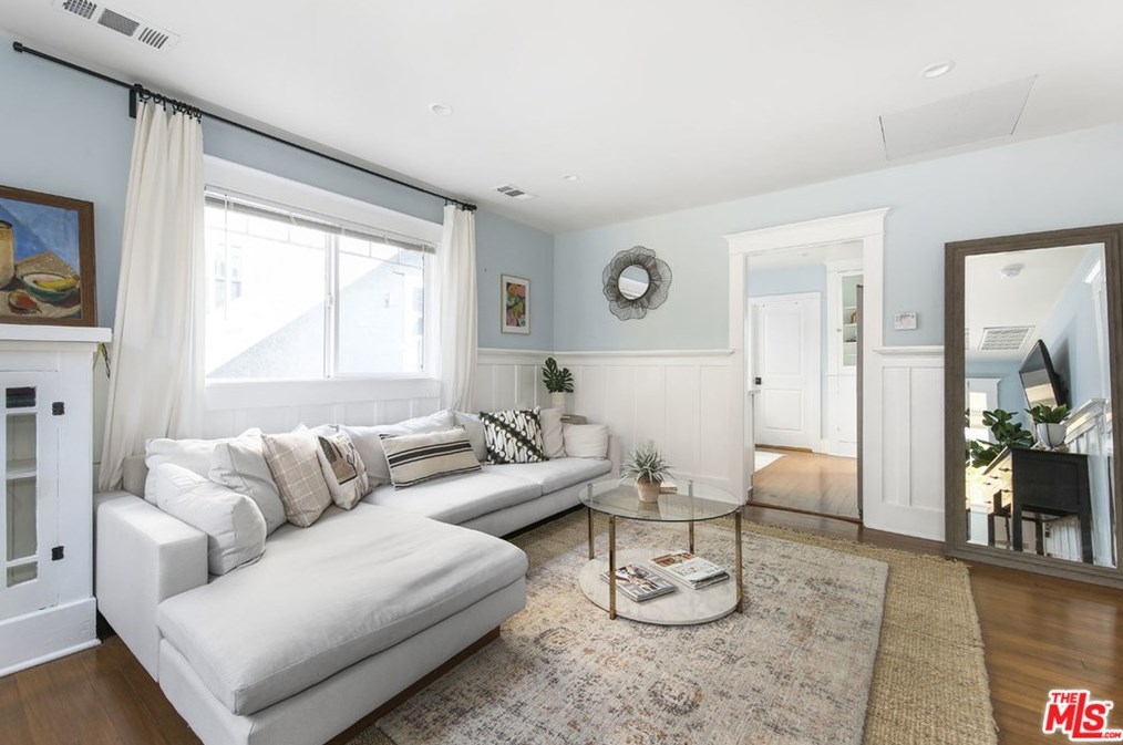 827 Coronado St, Los Angeles CA  90026-3913 exterior