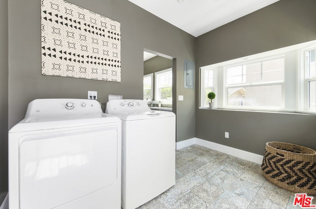 827 Coronado St, Los Angeles CA  90026-3913 exterior