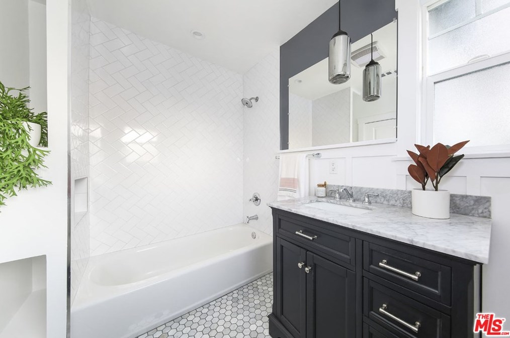 827 Coronado St, Los Angeles CA  90026-3913 exterior