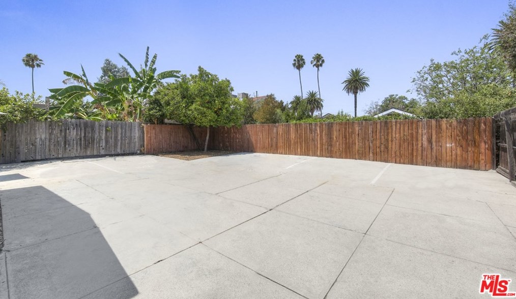 827 Coronado St, Los Angeles CA  90026-3913 exterior