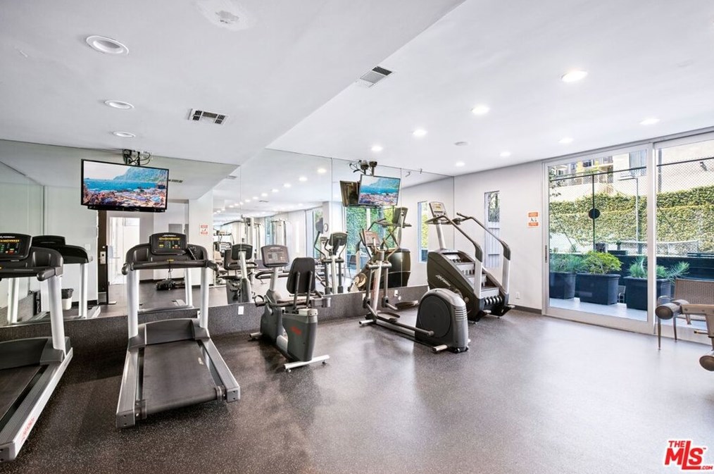 1100 Alta Loma Rd, Los Angeles CA  90069-2436 exterior