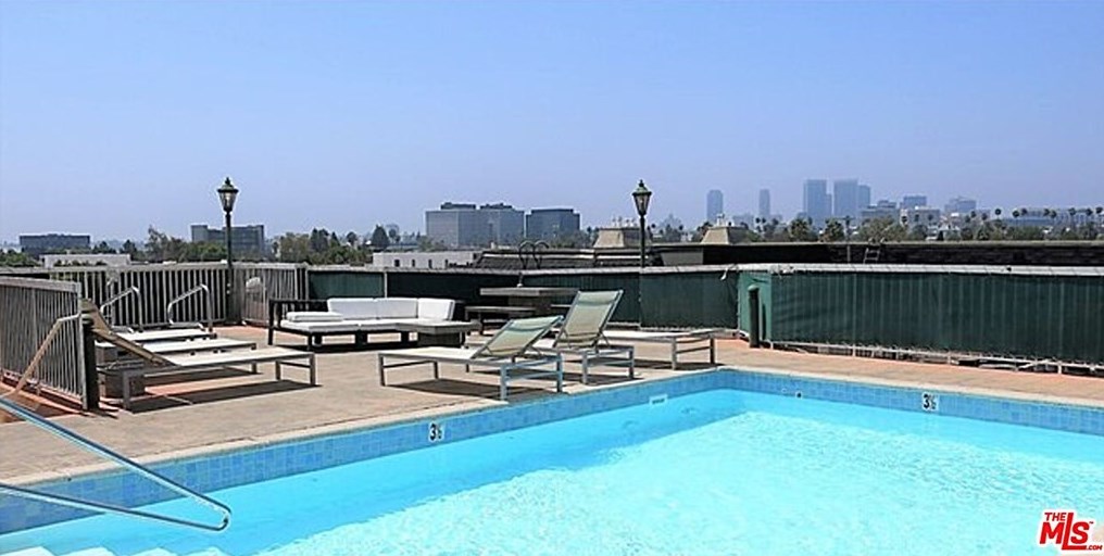8811 Burton Way, Los Angeles CA  90048-1945 exterior