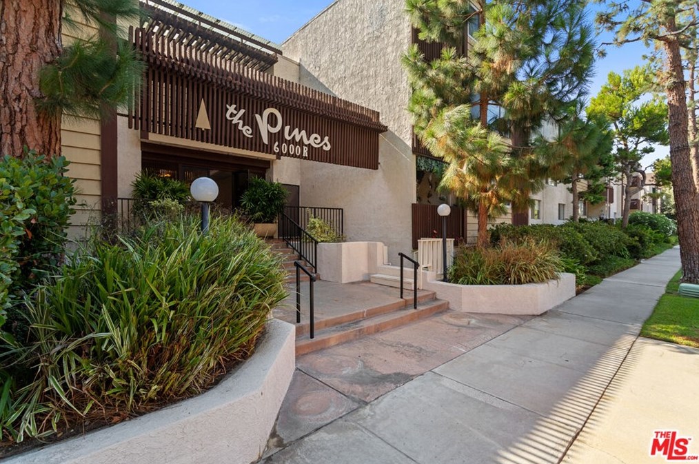 6000 Canterbury Dr, Los Angeles CA  90230-6853 exterior