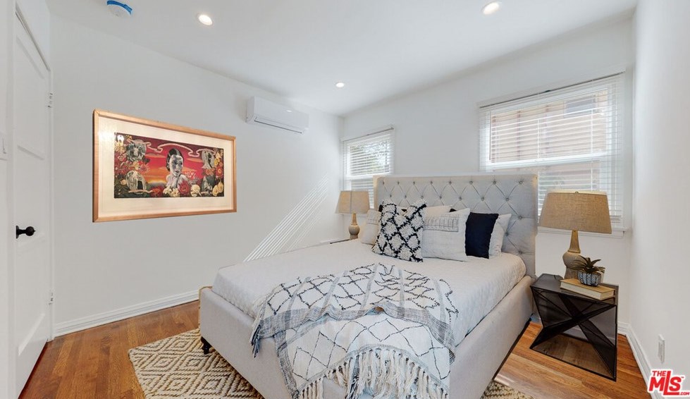 3364 Rowena Ave, Los Angeles CA  90027-2924 exterior