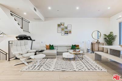 4713 Wilshire Boulevard - Photo 1