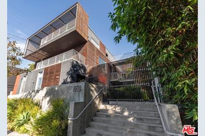 1050 N Gardner Street #5 - Photo 1