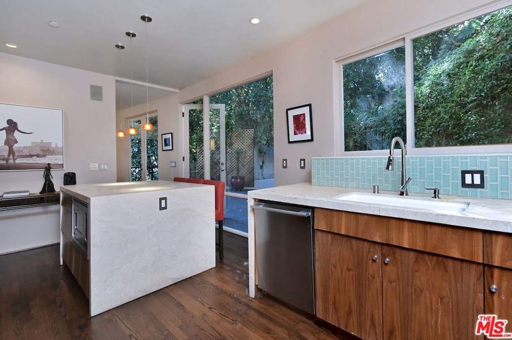 2423 Horse Shoe Canyon Rd, Los Angeles CA  90046-1541 exterior