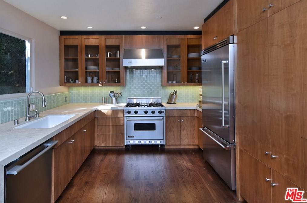 2423 Horse Shoe Canyon Rd, Los Angeles CA  90046-1541 exterior