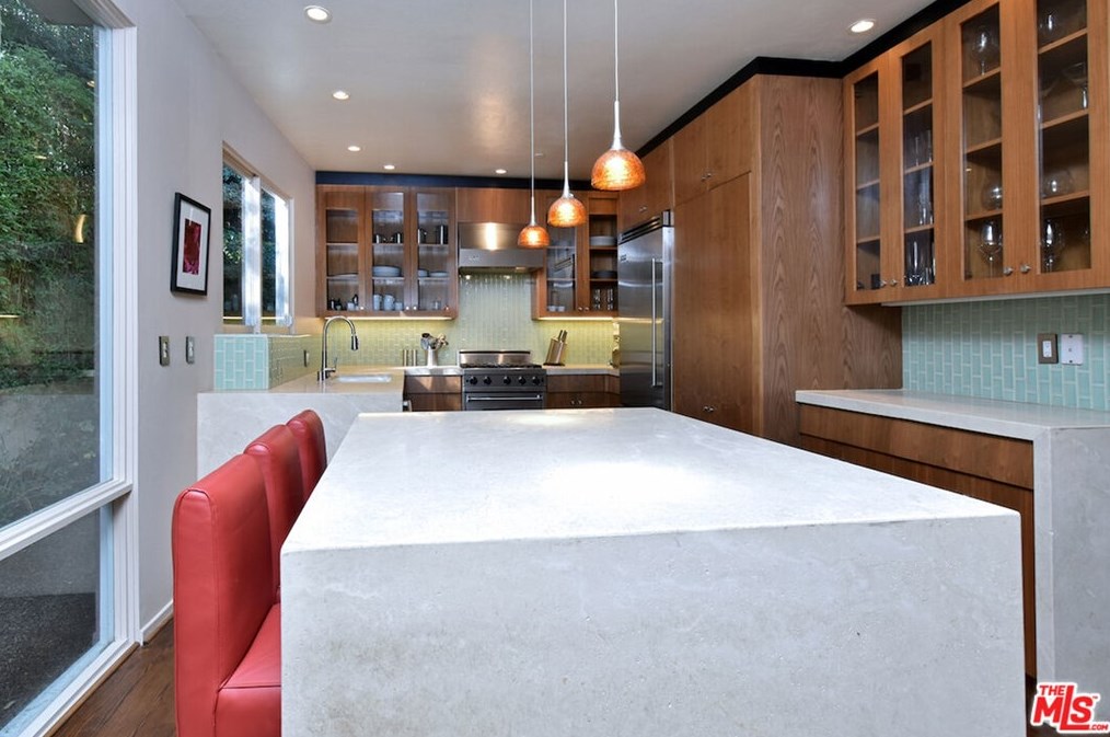 2423 Horse Shoe Canyon Rd, Los Angeles CA  90046-1541 exterior