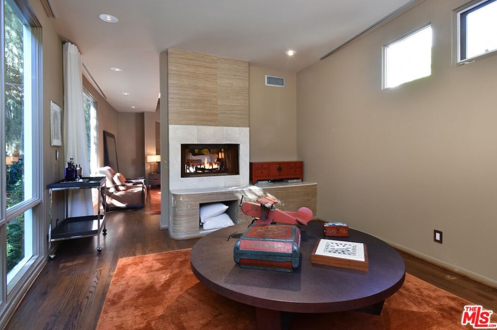 2423 Horse Shoe Canyon Rd, Los Angeles CA  90046-1541 exterior