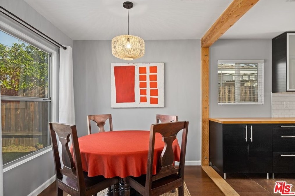 17807 Arminta St, Los Angeles CA  91335-2204 exterior