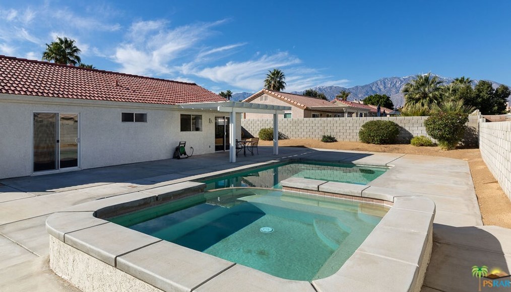 69646 Rochester Rd, Cathedral City CA  92234-2557 exterior