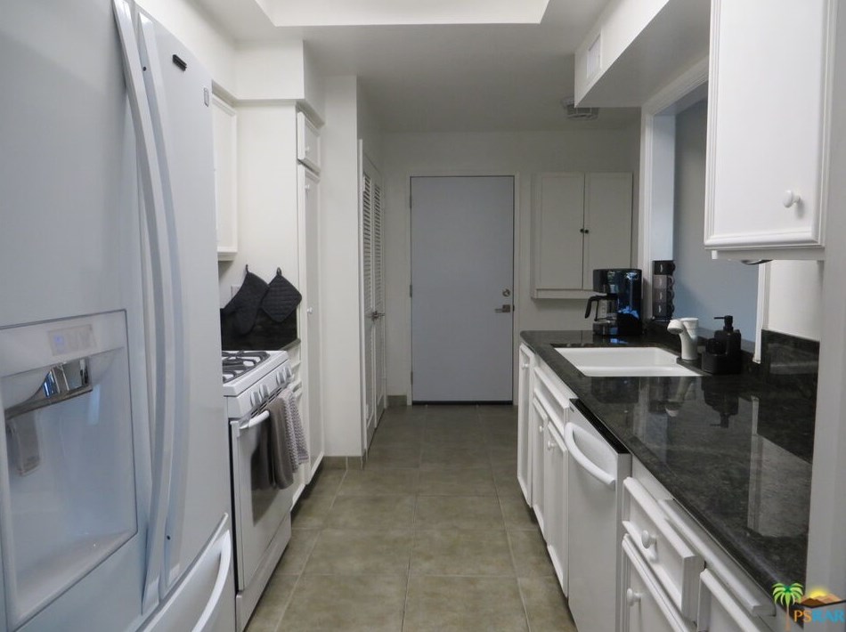 68472 Calle Toledo, Cathedral City CA  92234-6714 exterior