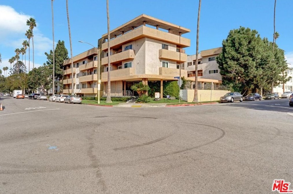 358 Gramercy Pl, Los Angeles CA  90020-4565 exterior
