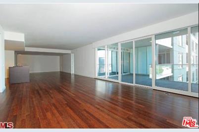 6250 Hollywood Boulevard #11E - Photo 1