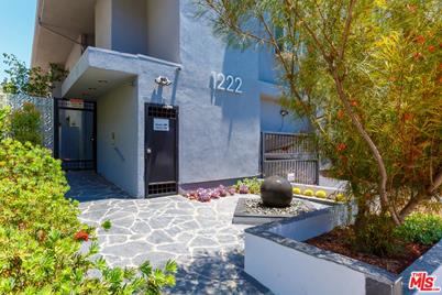1222 N Kings Road #8 - Photo 1