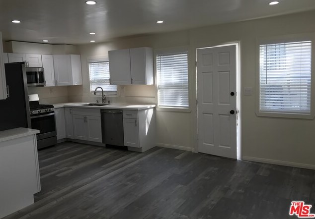 802 Dillon St, Los Angeles CA  90026-4617 exterior