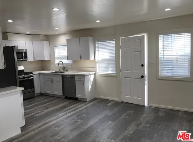 802 Dillon St, Los Angeles CA  90026-4617 exterior