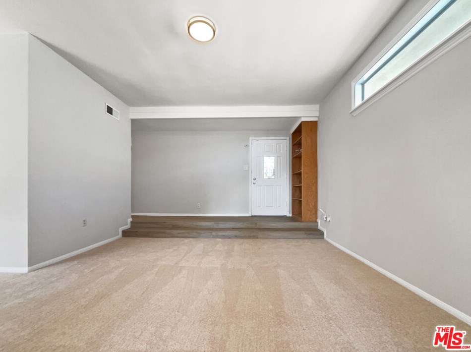 1110 127th St, Los Angeles CA  90044-1020 exterior