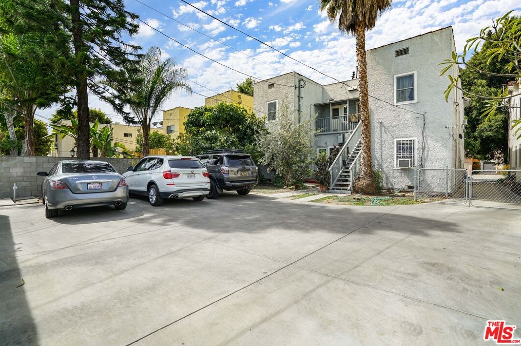 422 Spaulding Ave, Los Angeles CA  90019-2418 exterior
