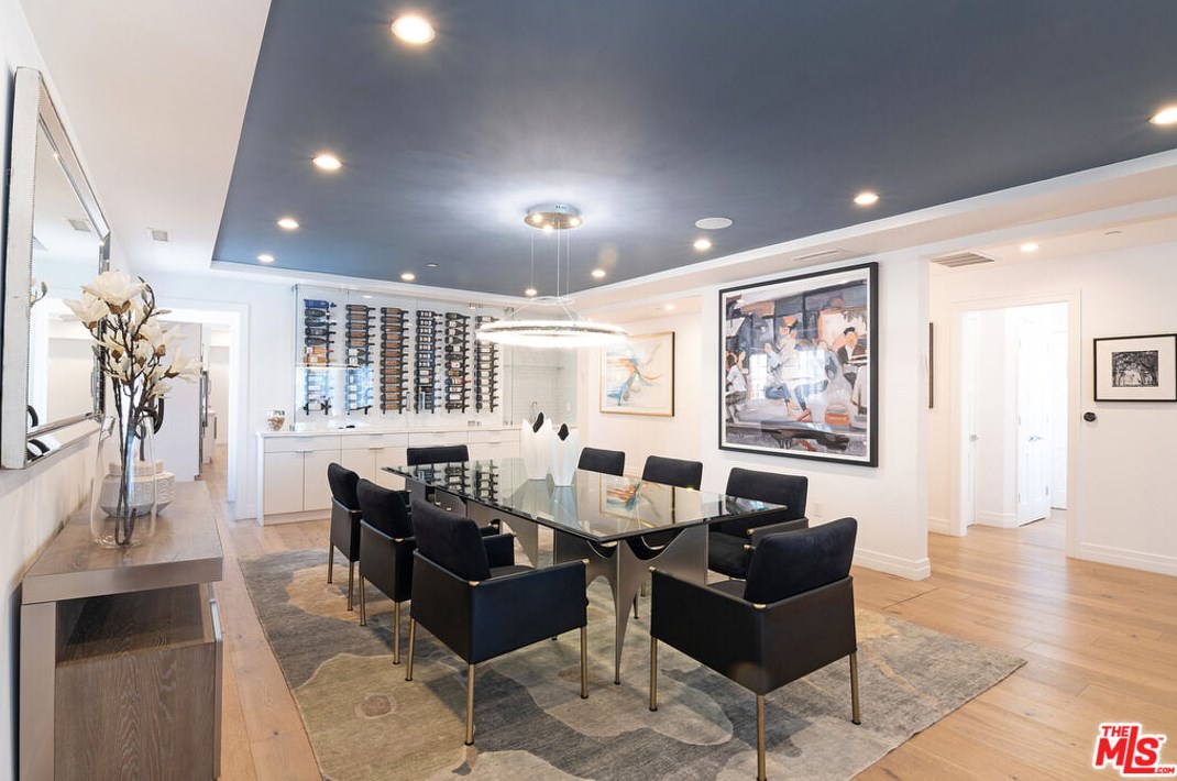 430 Highland Ave, Los Angeles CA  90036-2628 exterior
