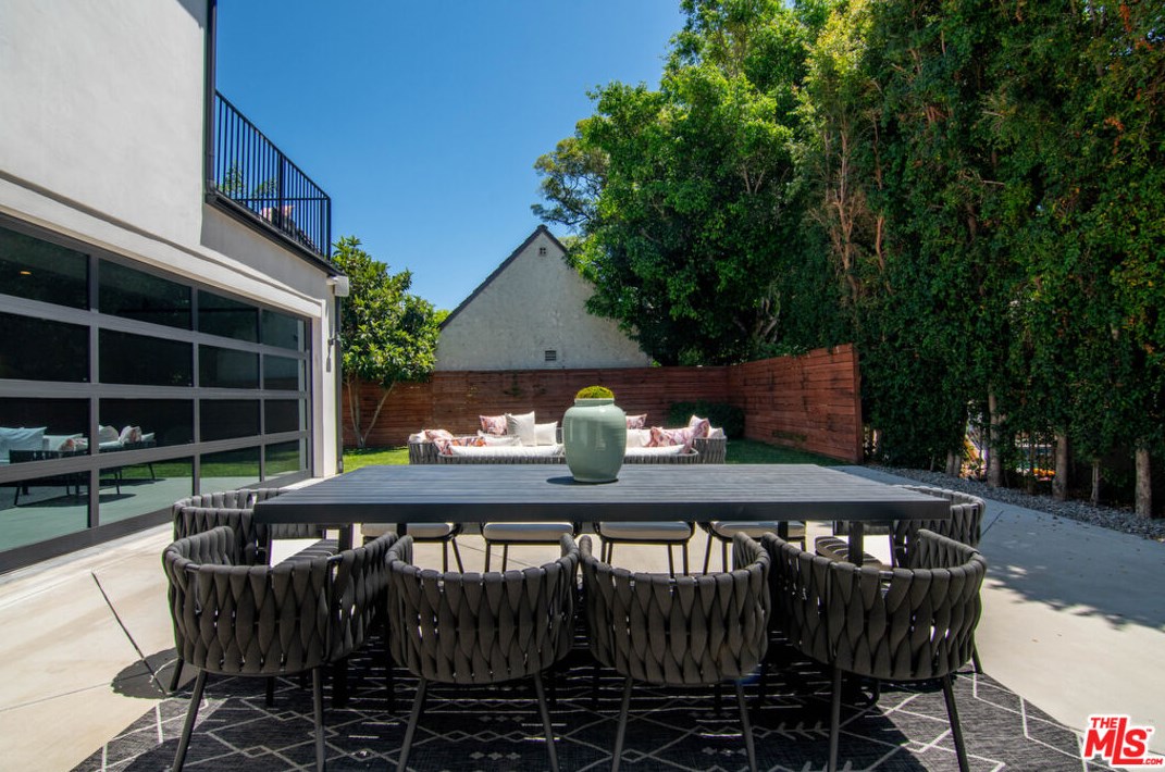 430 Highland Ave, Los Angeles CA  90036-2628 exterior