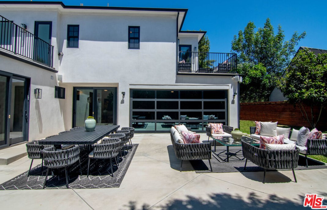 430 Highland Ave, Los Angeles CA  90036-2628 exterior