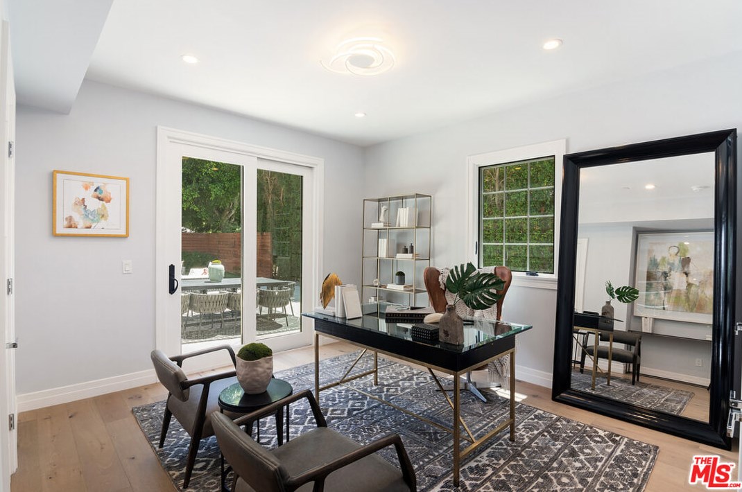 430 Highland Ave, Los Angeles CA  90036-2628 exterior