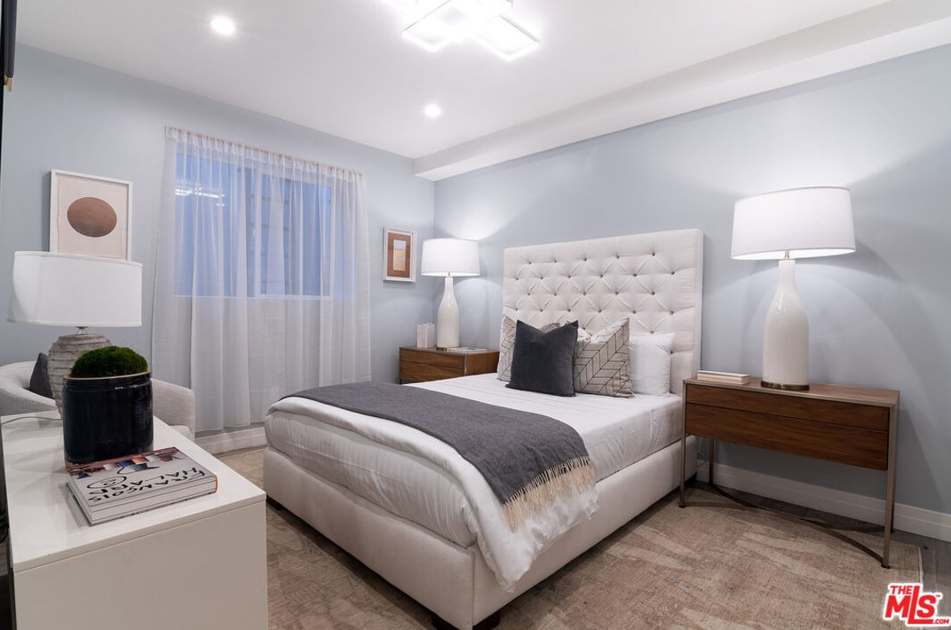 430 Highland Ave, Los Angeles CA  90036-2628 exterior