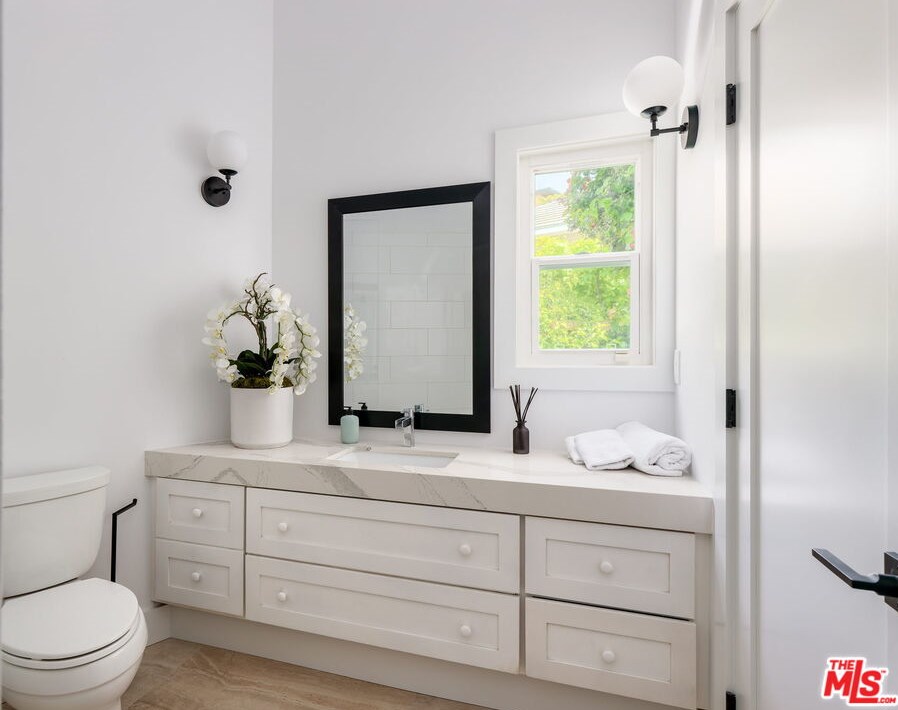31595 Table Rock Dr, Laguna Beach CA  92651-8328 exterior