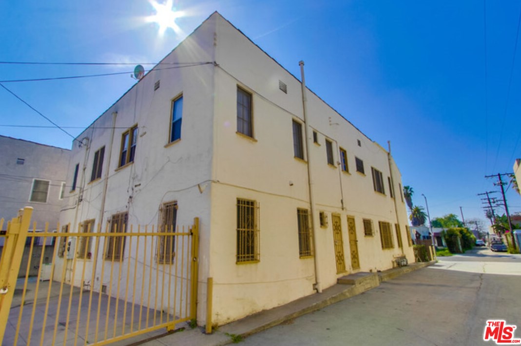 2616 Somerset Dr, Los Angeles CA  90016-3070 exterior