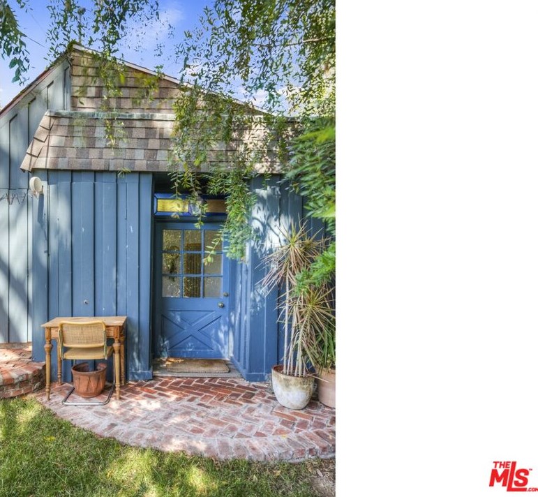 8321 Elusive Dr, Los Angeles CA  90046-7746 exterior