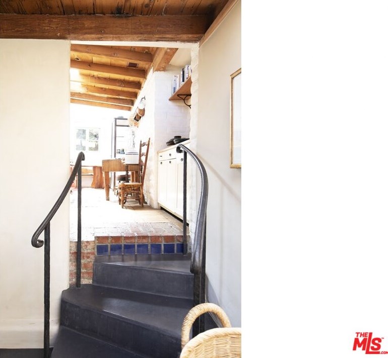 8321 Elusive Dr, Los Angeles CA  90046-7746 exterior