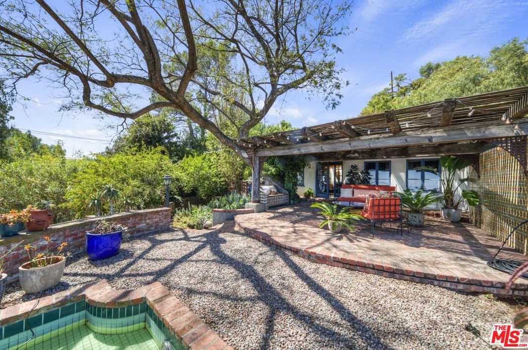 8321 Elusive Dr, Los Angeles CA  90046-7746 exterior