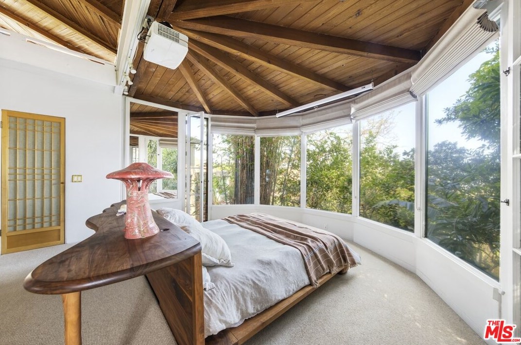 8321 Elusive Dr, Los Angeles CA  90046-7746 exterior