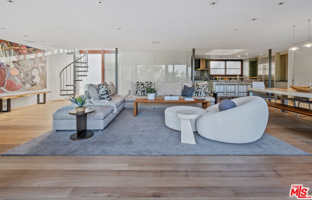 1140 Roberto Ln, Los Angeles CA  90077-2303 exterior