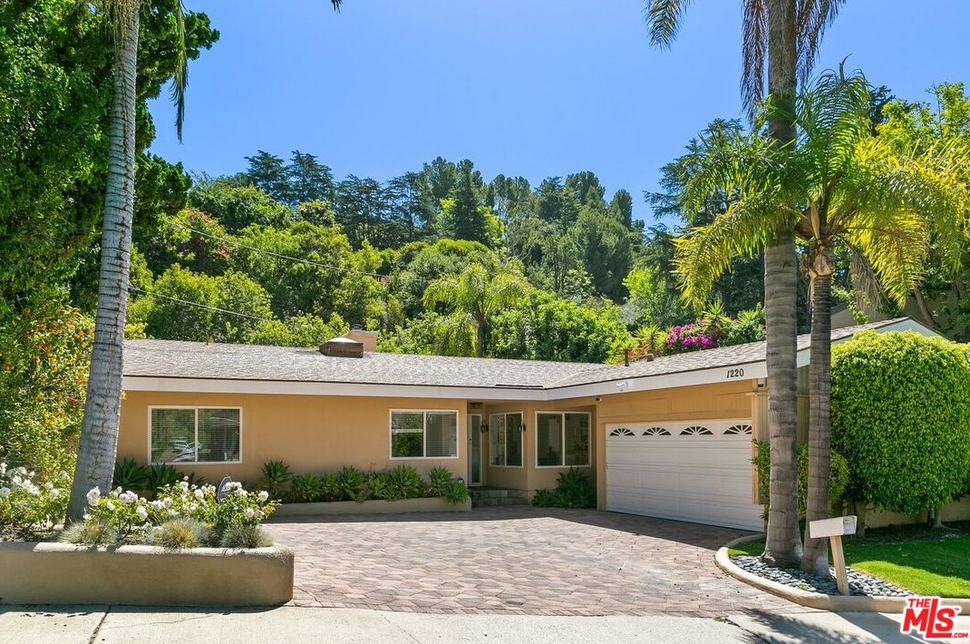 1220 Norman Pl, Los Angeles CA  90049-1541 exterior