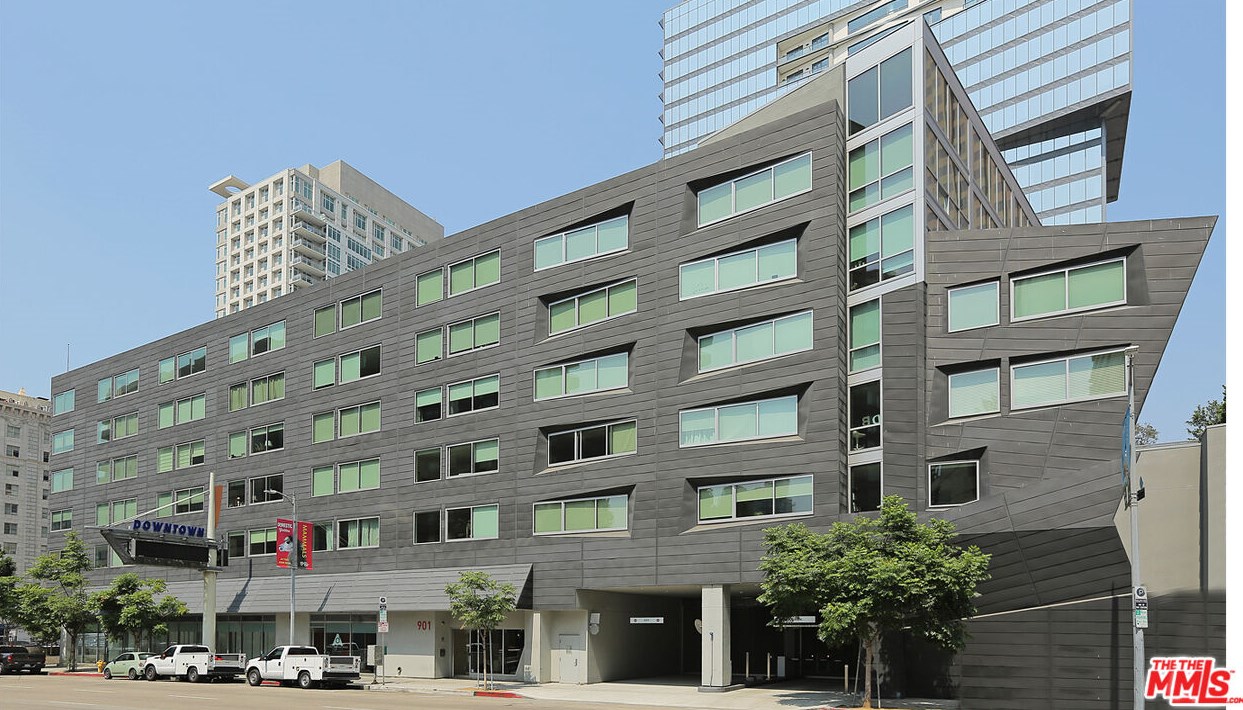 901 Flower St, Los Angeles CA  90015-1419 exterior