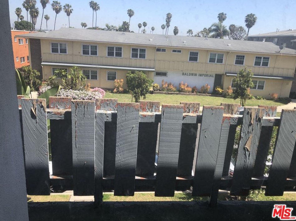 4065 Ursula Ave, Los Angeles CA  90008-2070 exterior