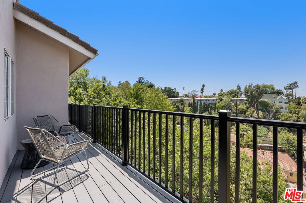 4647 Palmero Dr, Los Angeles CA  90065-4238 exterior