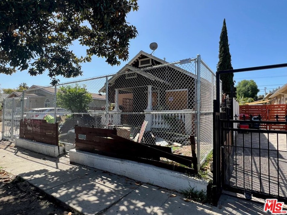 5236 Buchanan St, Los Angeles CA  90042-2352 exterior