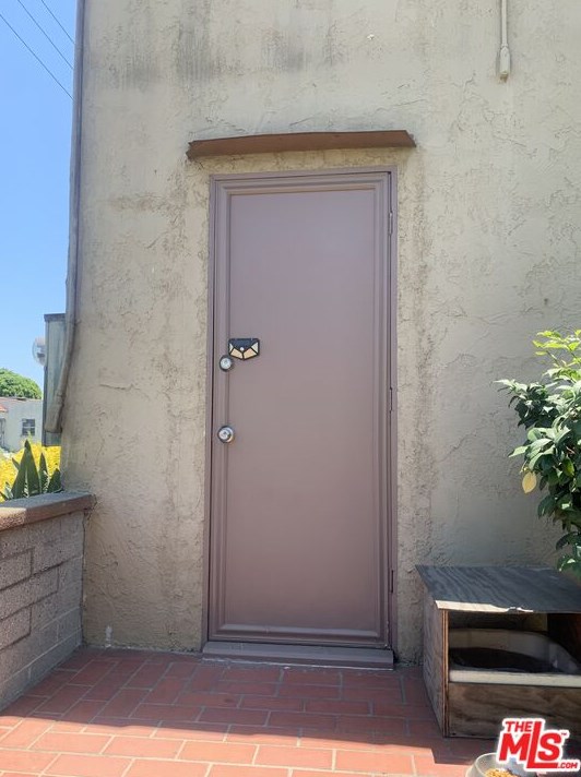759 83rd St, Los Angeles CA  90044-5811 exterior