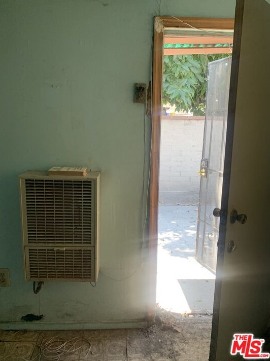 759 83rd St, Los Angeles CA  90044-5811 exterior