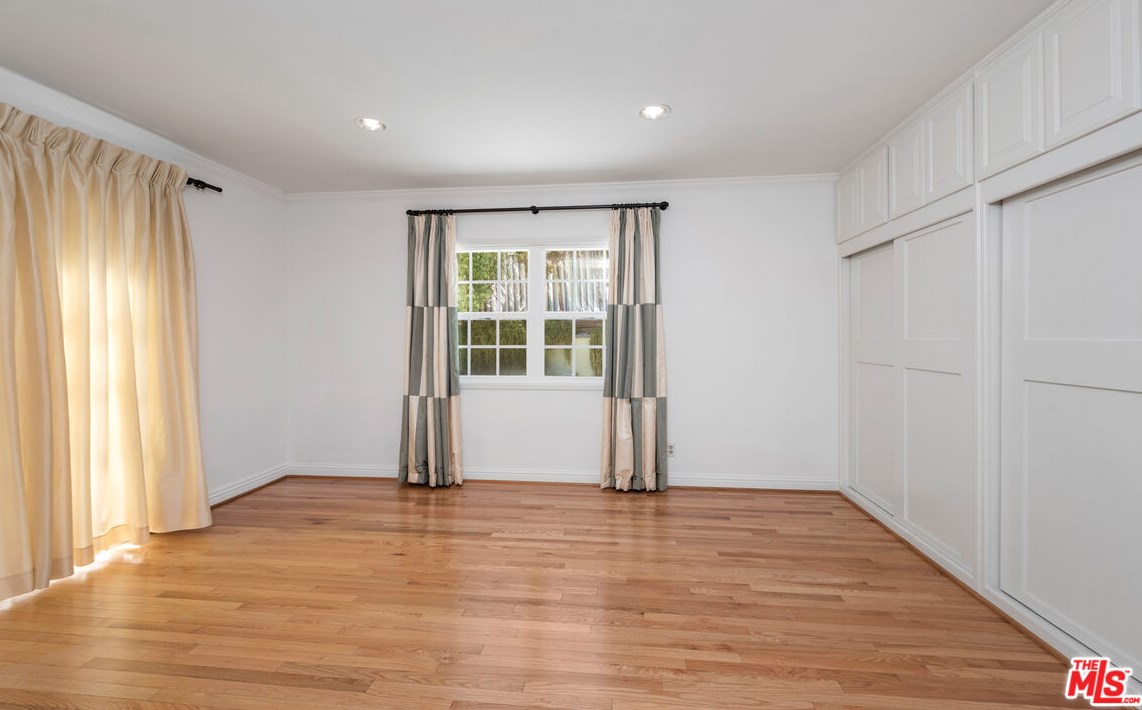1600 Rising Glen Rd, Los Angeles CA  90069-1228 exterior