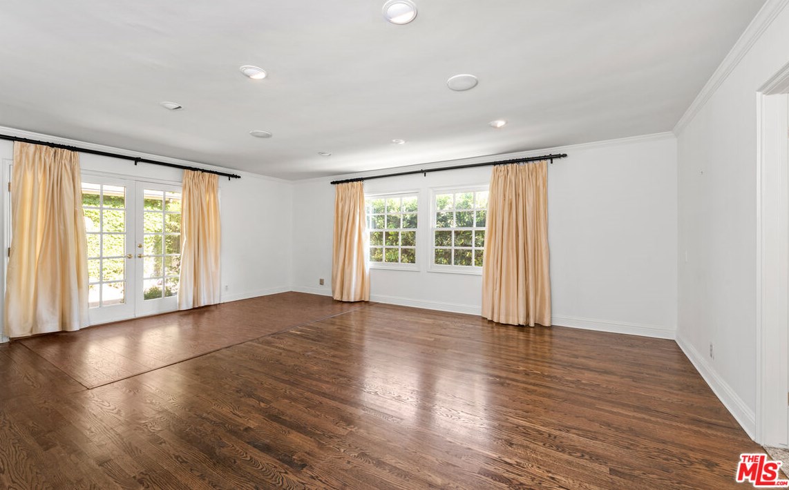 1600 Rising Glen Rd, Los Angeles CA  90069-1228 exterior