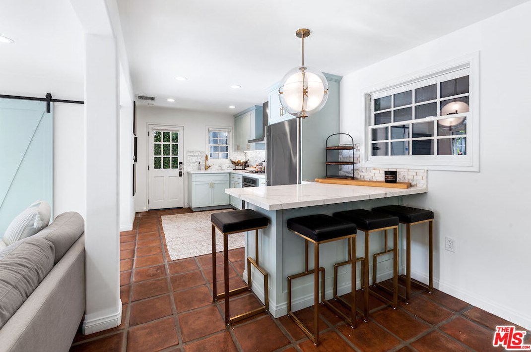 346 Westbourne Dr, Los Angeles CA  90048-1910 exterior